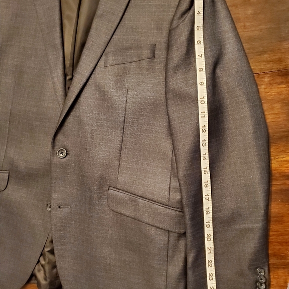 Charcoal Grey Suit - Kenneth Cole Reaction - 42R - Picture 6 of 12
